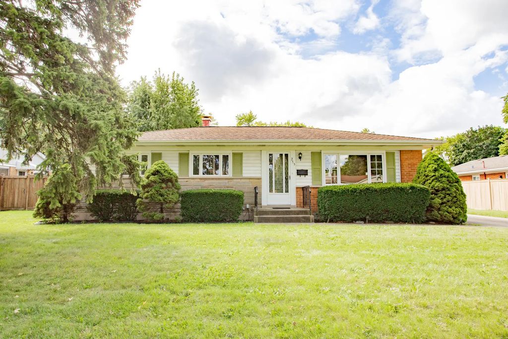 255 W Walnut Avenue, Des Plaines