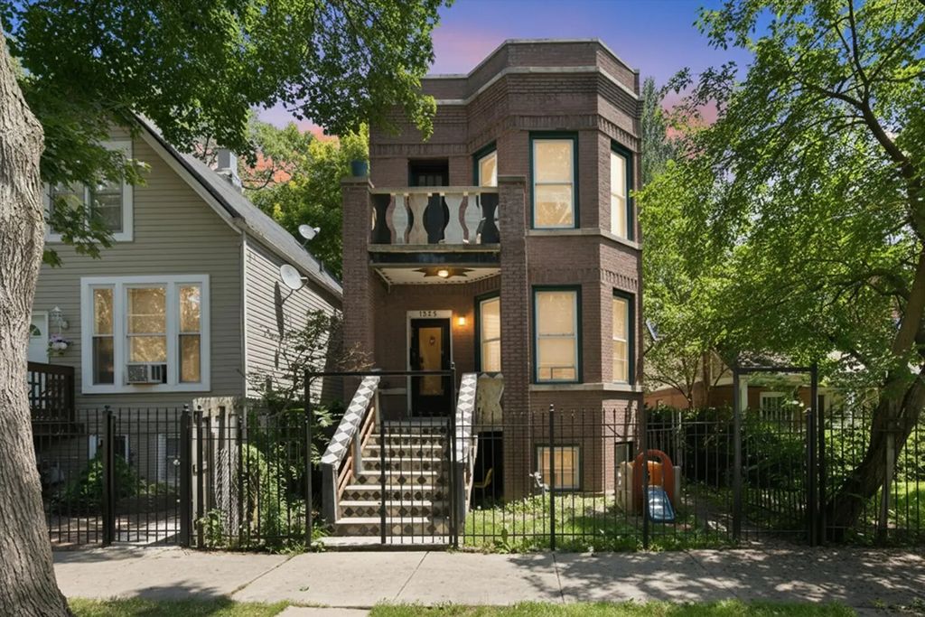 1925 N Keystone Avenue, Chicago