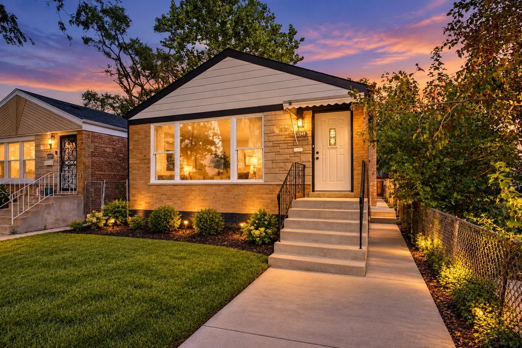 12343 S Lincoln Street, Calumet Park