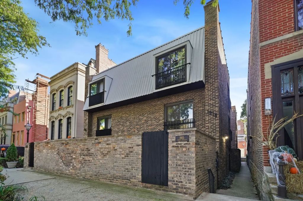 1915 N Cleveland Avenue A, Chicago