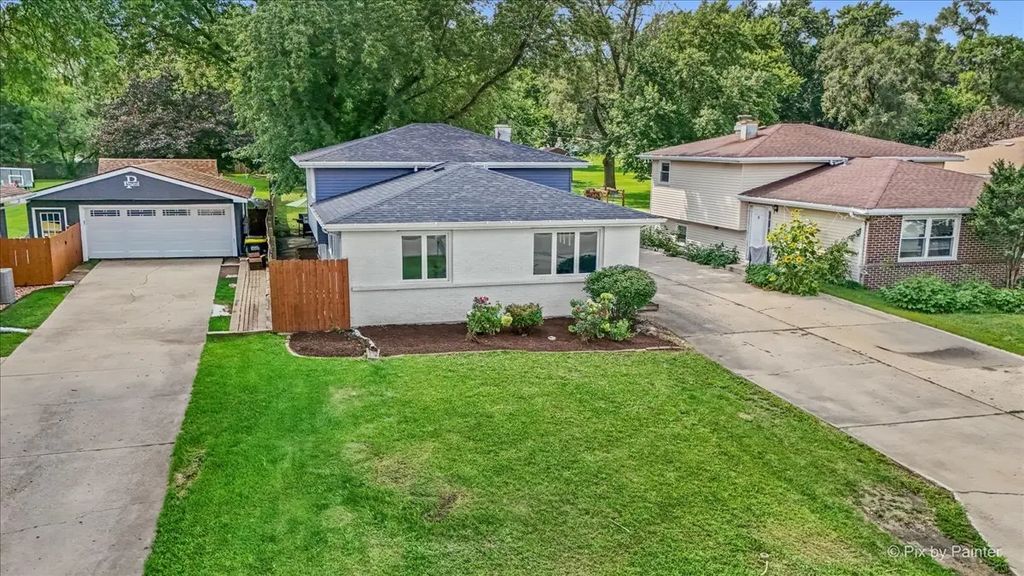1n542 Goodrich Avenue, Glen Ellyn