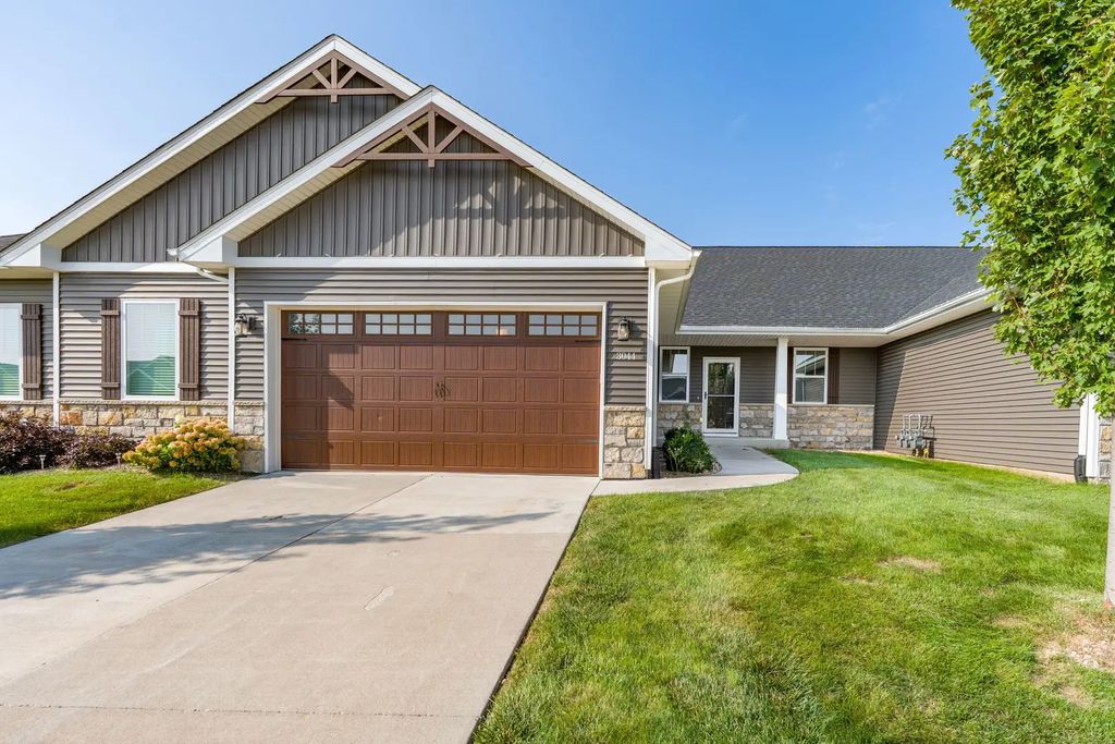 3044 Mary Leigh Drive, Bettendorf