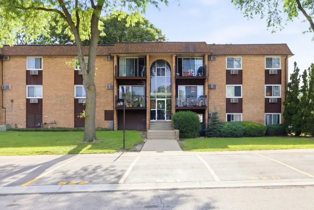 1080 Knoll Lane 107, Hoffman Estates