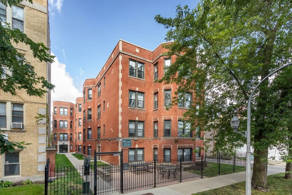 7528 N Seeley Avenue 305, Chicago