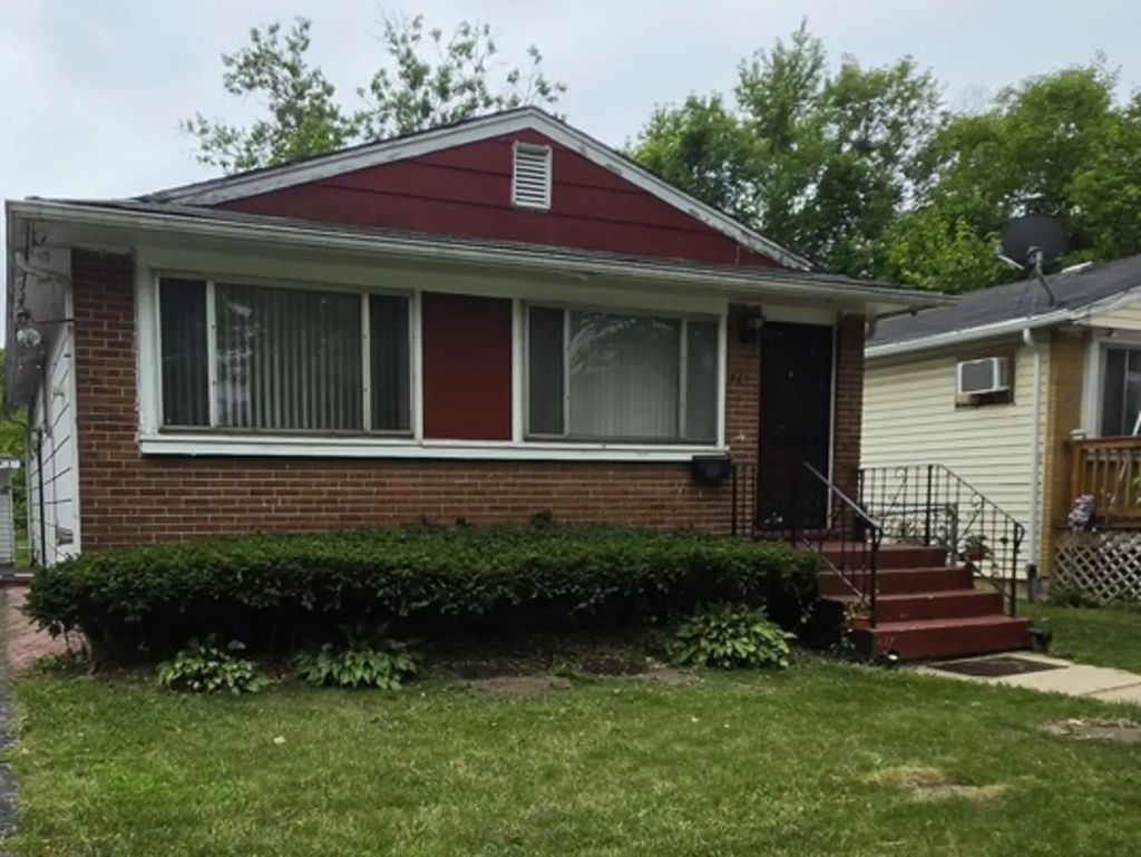 821 E 10th Place, Ford Heights