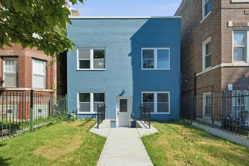 4642 W Monroe Street, Chicago