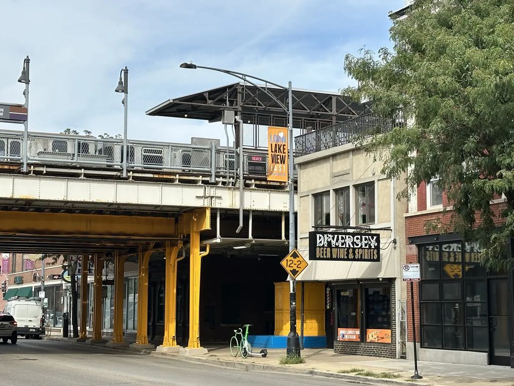 936 W Diversey Parkway 2, Chicago