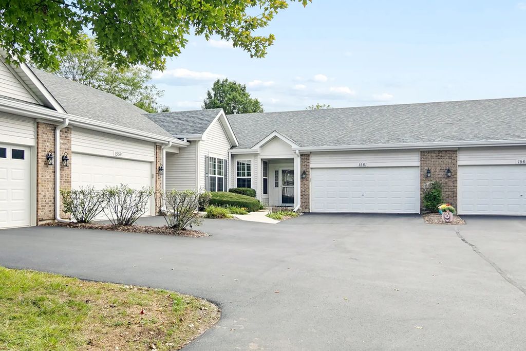 1561 W Cadillac Circle, Romeoville