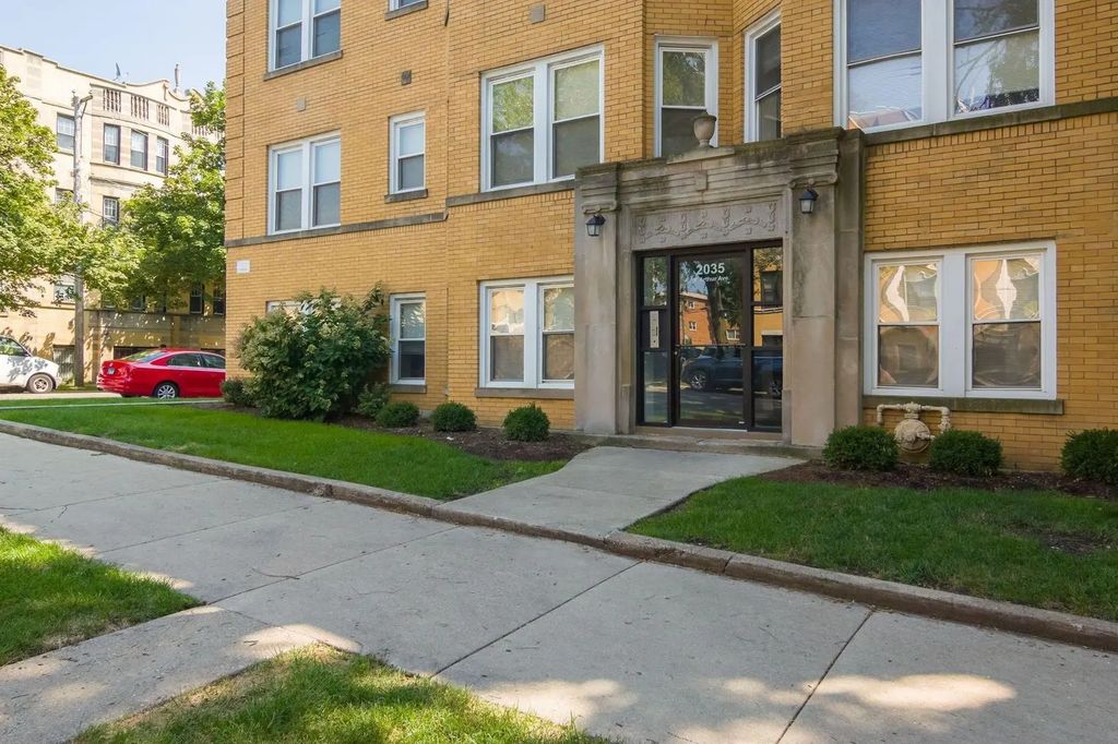 2035 W Arthur Avenue 3e, Chicago