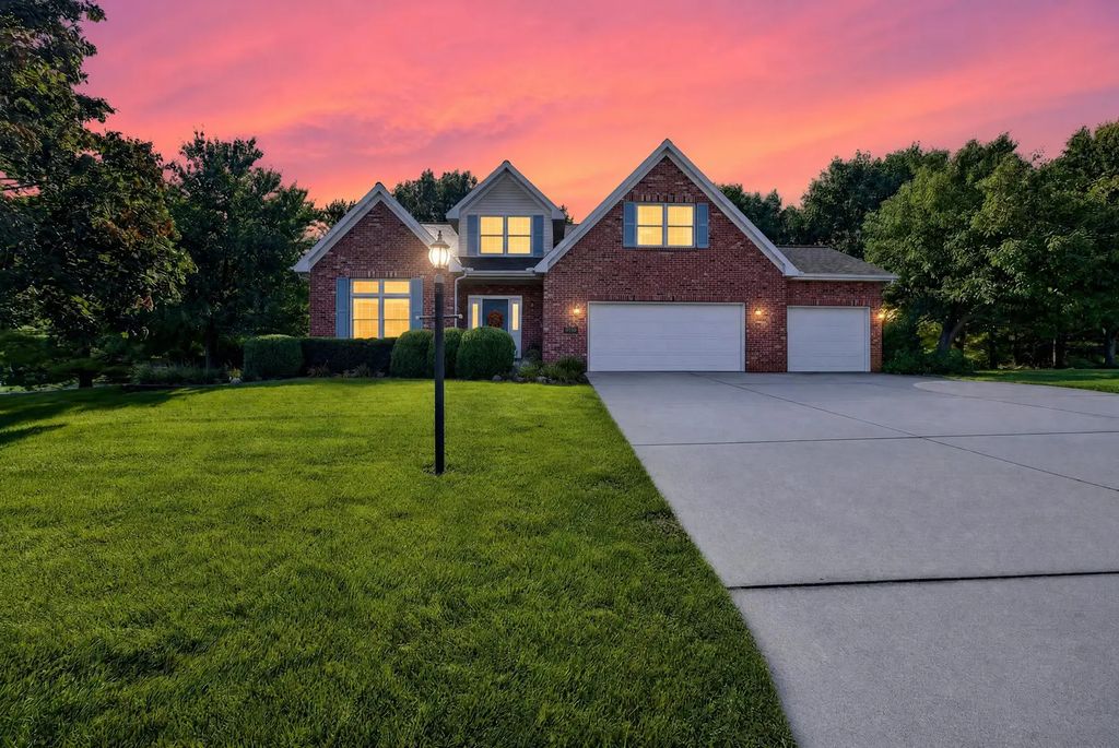 9159 Deer Ridge Drive, Bloomington
