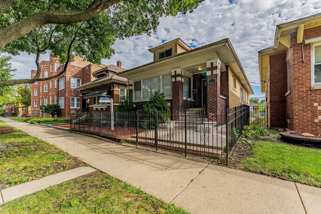 8015 S Justine Street, Chicago