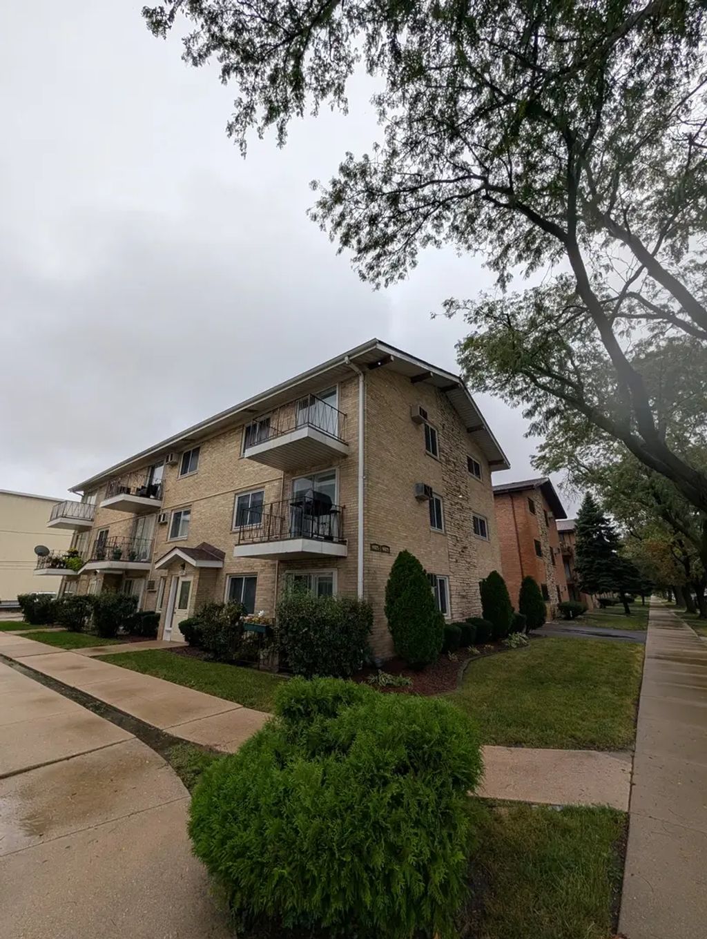 6025 W 64th Place 6, Chicago