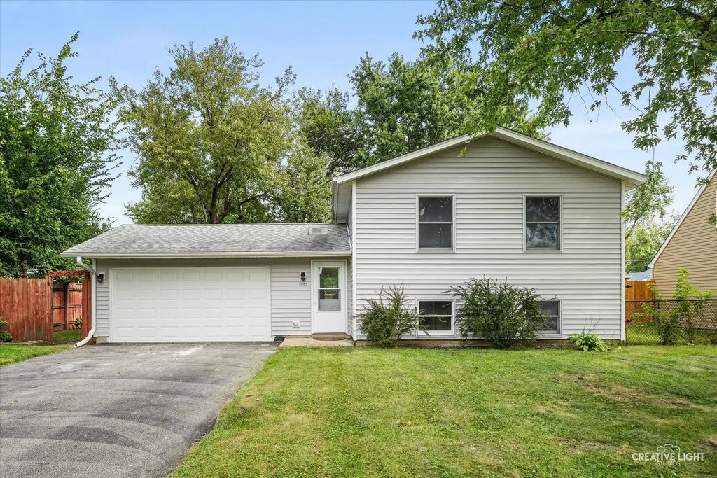 104 S Ashbury Avenue, Bolingbrook