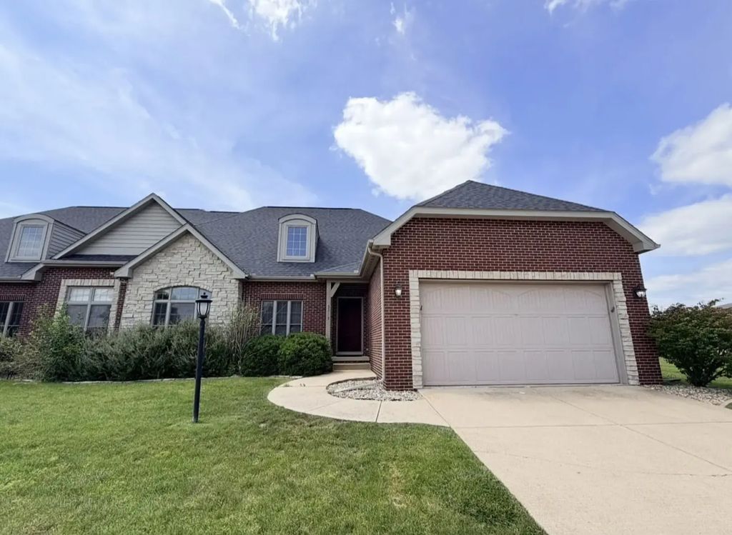 3813 Liberty Circle 3813, Champaign