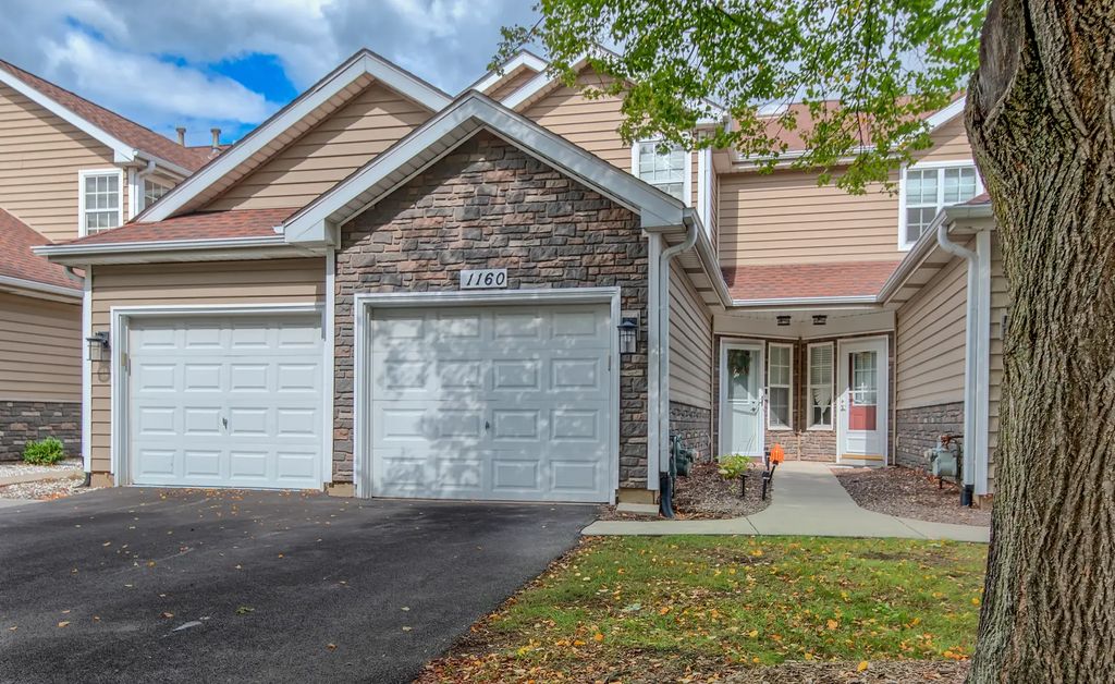 1160 Regency Drive, Schaumburg