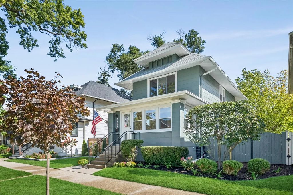 824 Lathrop Avenue, Forest Park