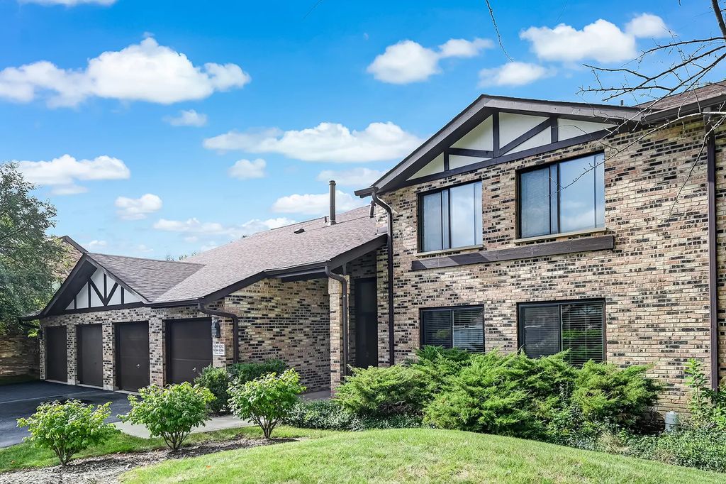 6262 Trinity Drive 1b, Lisle
