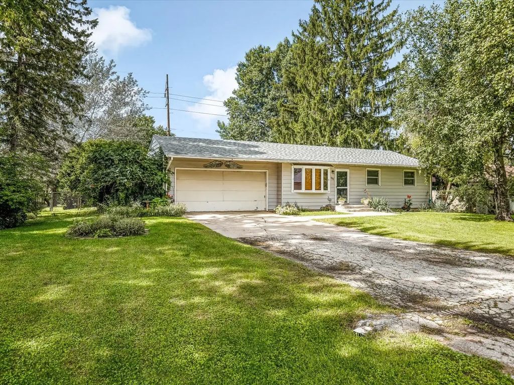 1212 Crystal Drive, Machesney Park