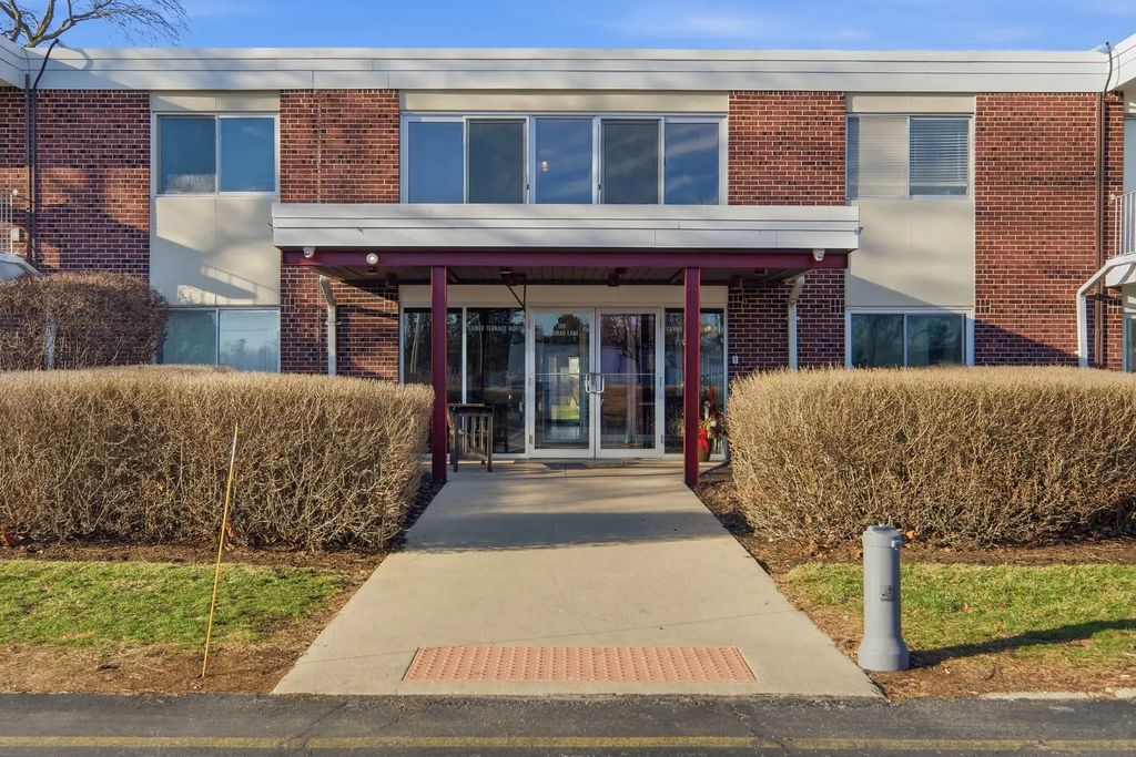 100 Deborah Lane 28b, Wheeling