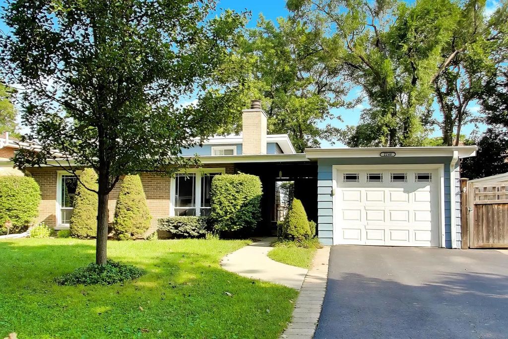 2240 Catherine Street, Northbrook