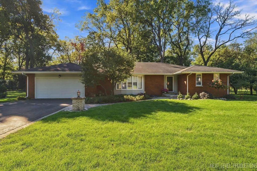 524 Waubonsee Trail, Batavia