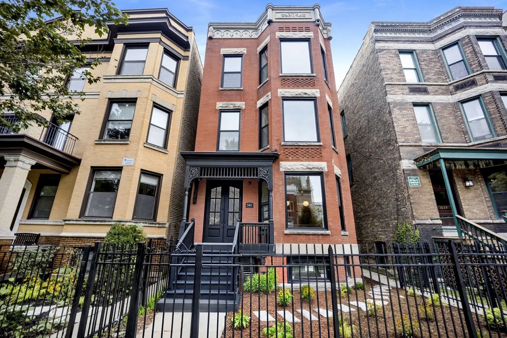 3641 N Wilton Avenue 1, Chicago