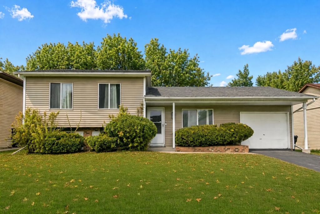 18200 Fountainbleau Drive, Hazel Crest