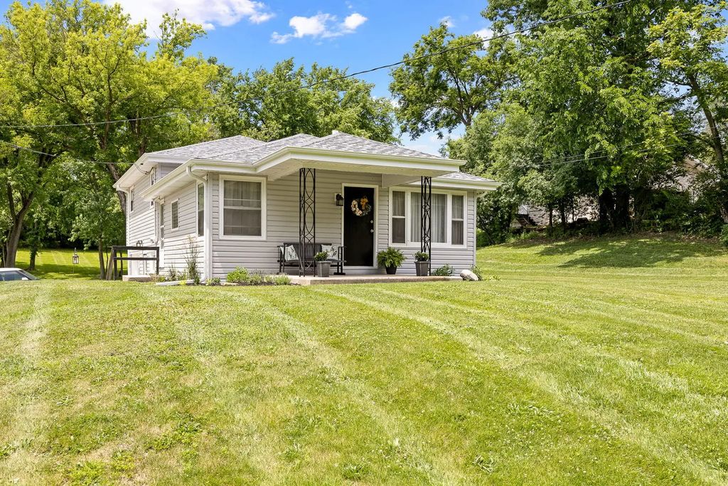11s130 Madison Street, Burr Ridge