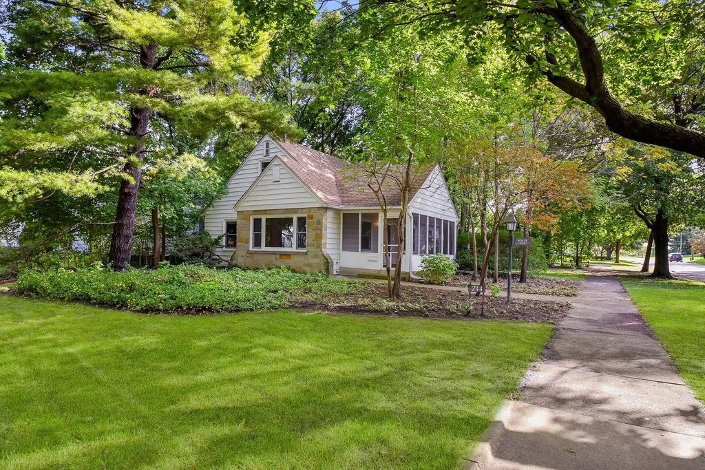 244 S Elmwood Drive, Aurora