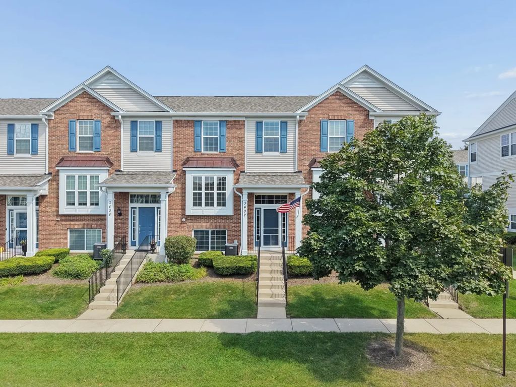 3402 Neubauer Circle, Lindenhurst