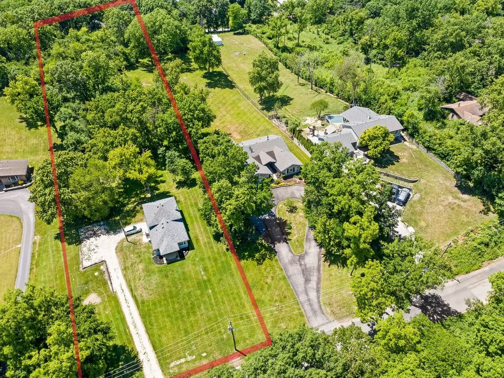 11s130 Madison Street, Burr Ridge