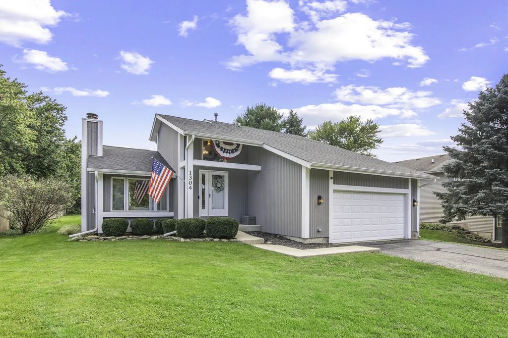 1304 Reva Lane, Lake Holiday