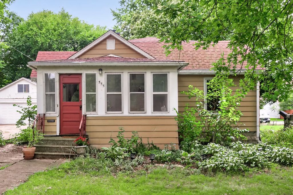 555 N 7th Street, DeKalb