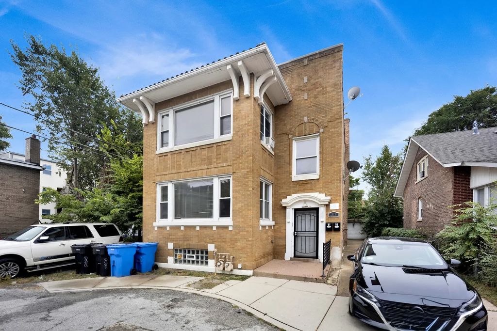 2525 E 72nd Place, Chicago