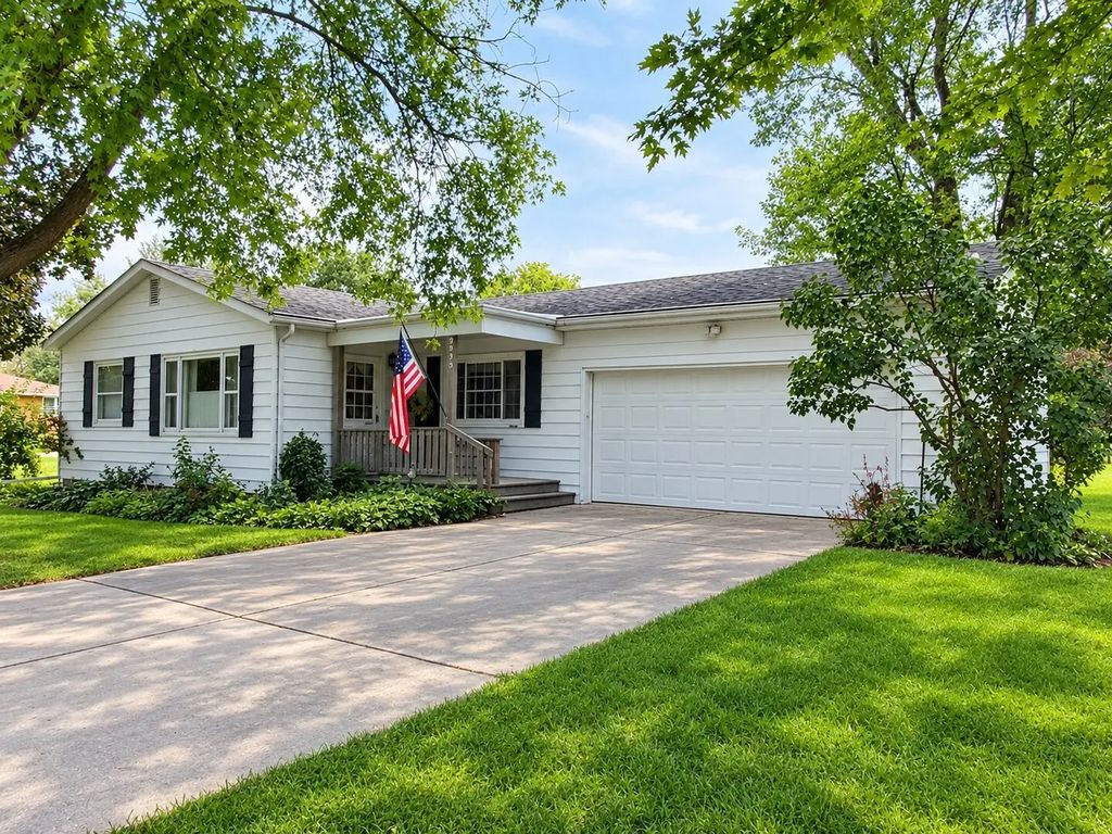 2893 E 777th Road, Utica