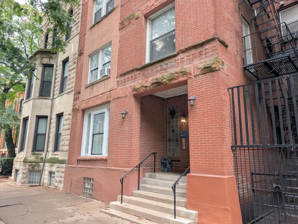 14 W Chestnut Street 4r, Chicago