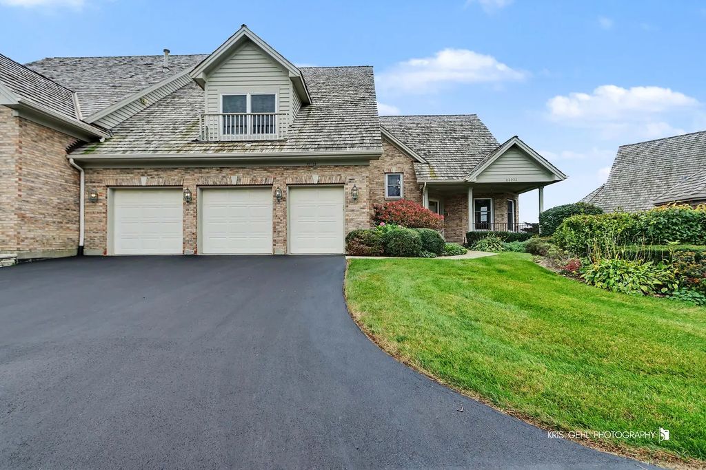 22033 W Vernon Ridge Drive, Mundelein