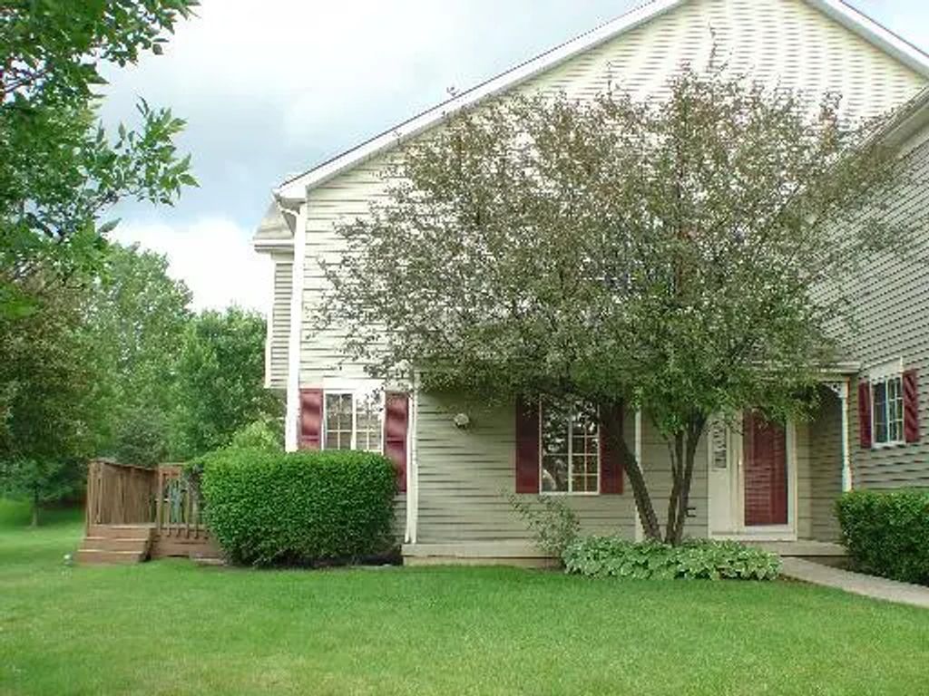 162 Village Creek Drive 162, Lake In The Hills
