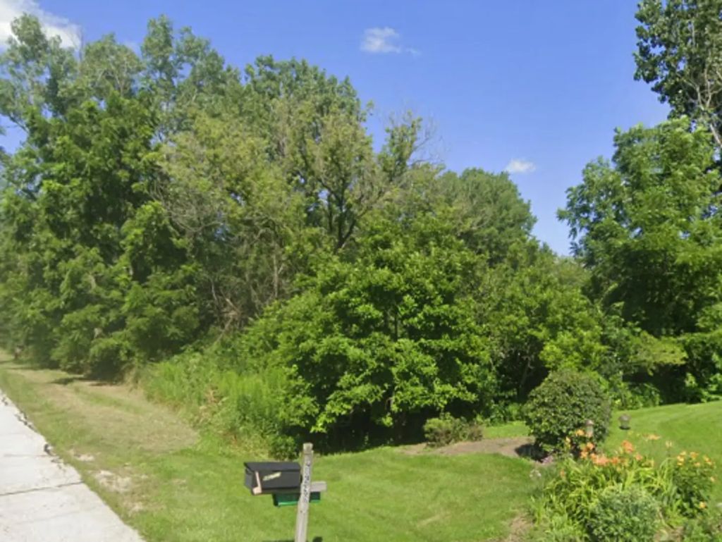 28601 N Monroe Street, Wauconda