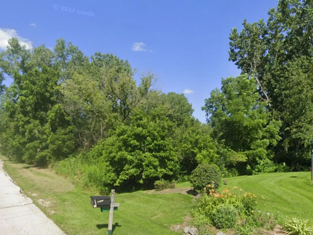 28613 N Monroe Street, Wauconda