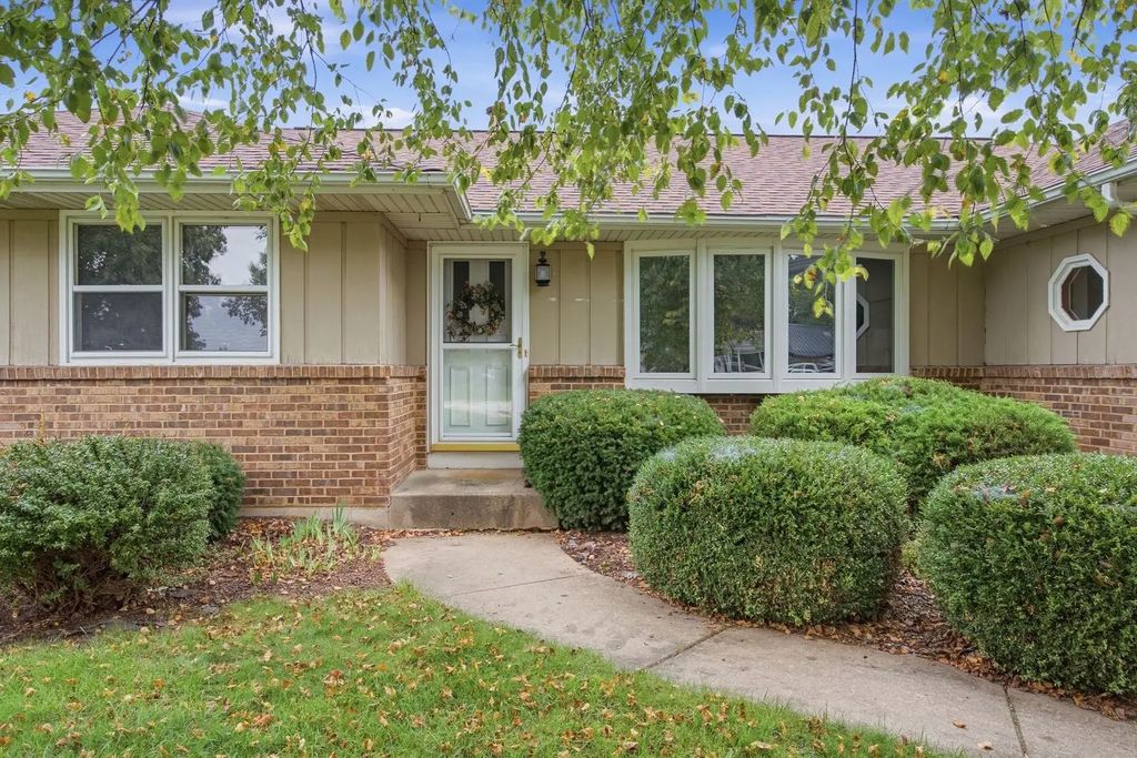 110 Naden Court, Yorkville