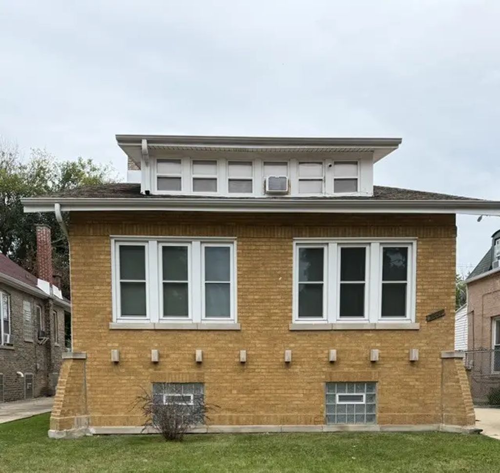 7337 S Eberhart Avenue, Chicago