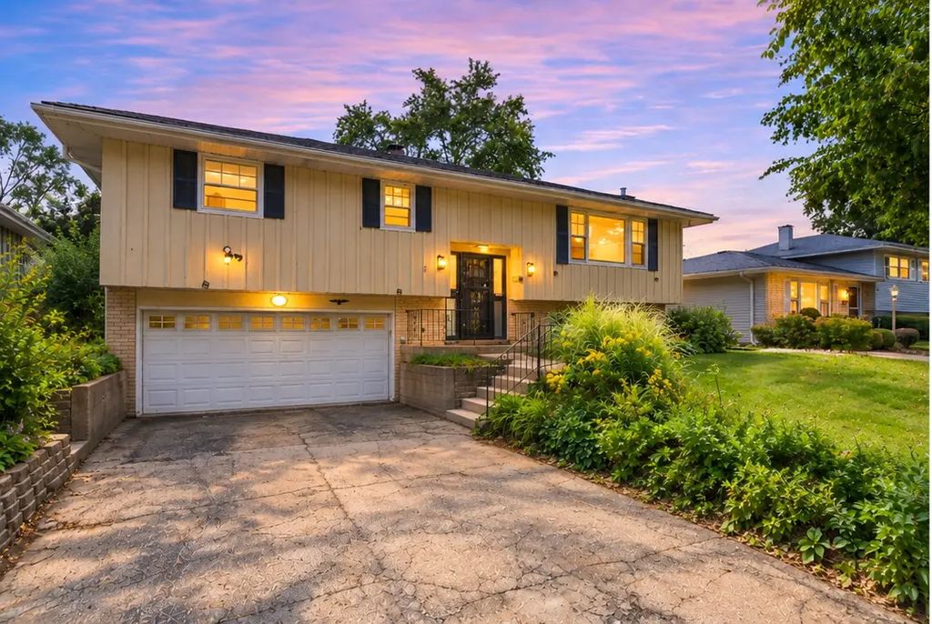 217 E Central Avenue, Lombard