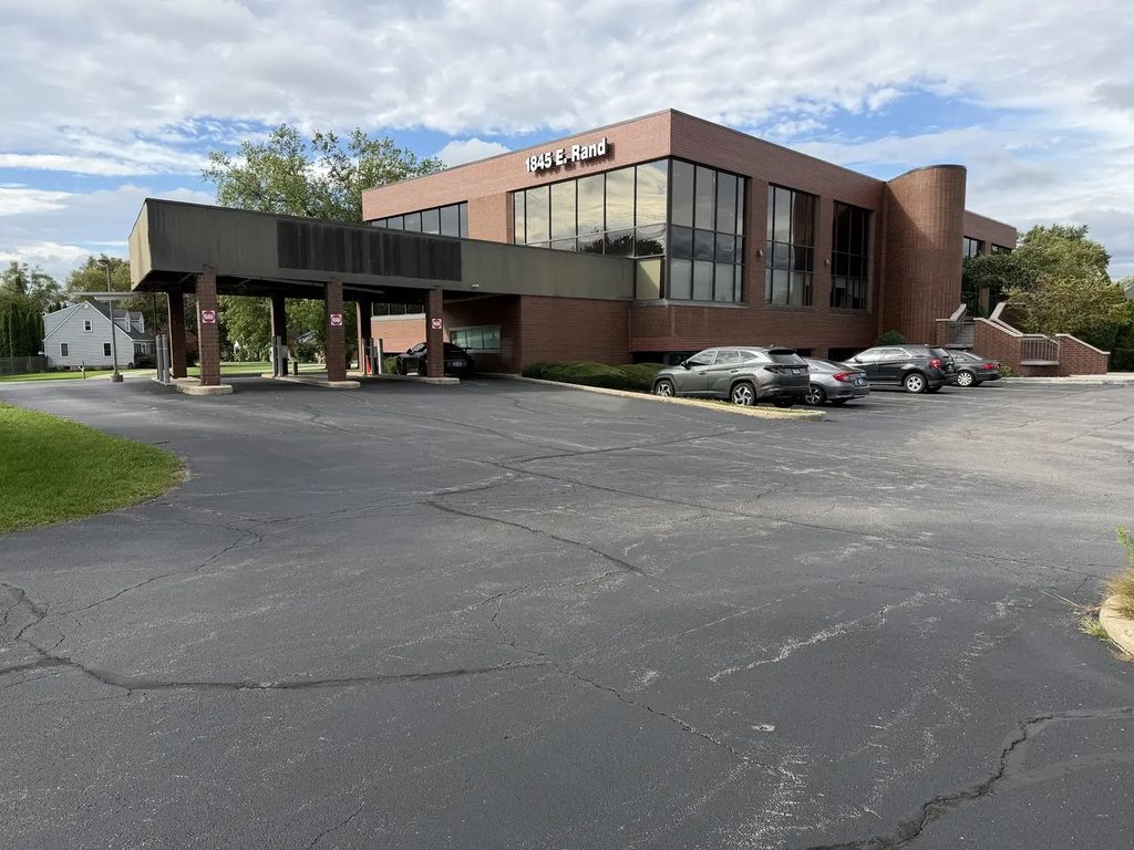 1845 E Rand Road L111, Arlington Heights