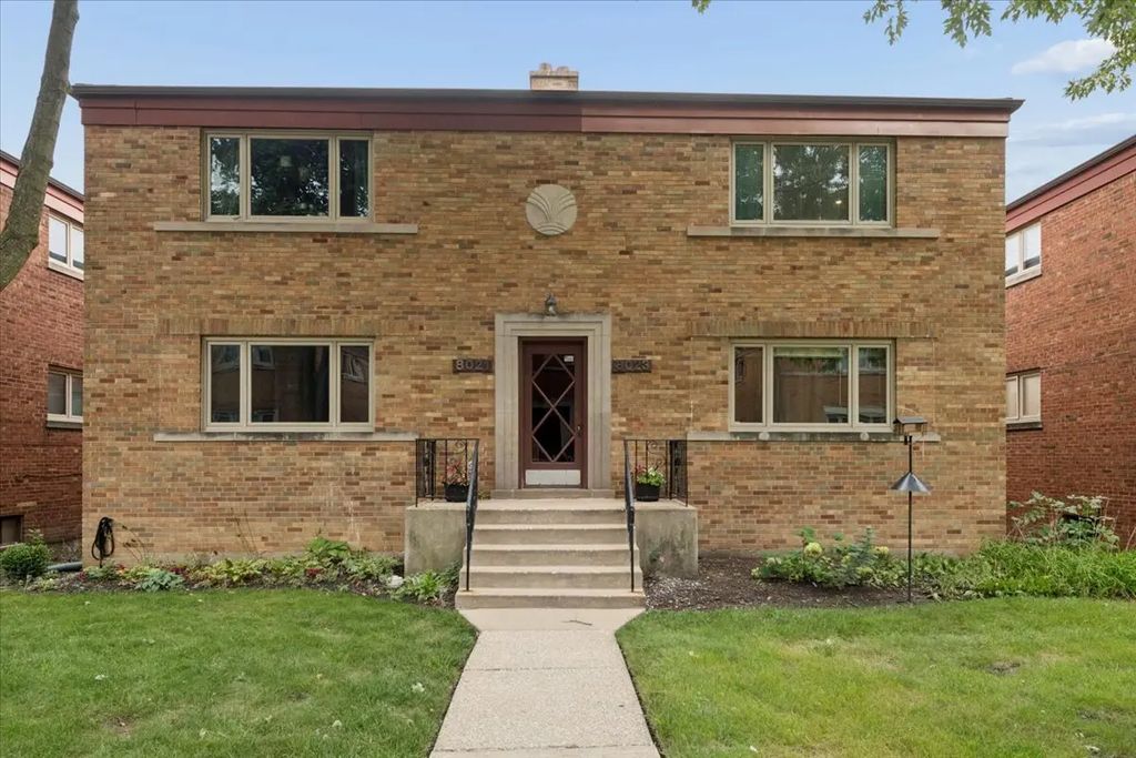 8023 Lake Street 2, River Forest