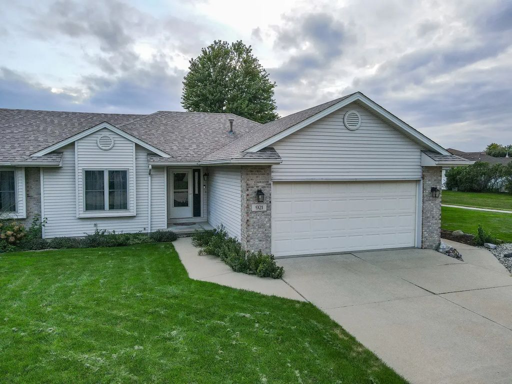 921 Beauchamp Avenue, Manteno