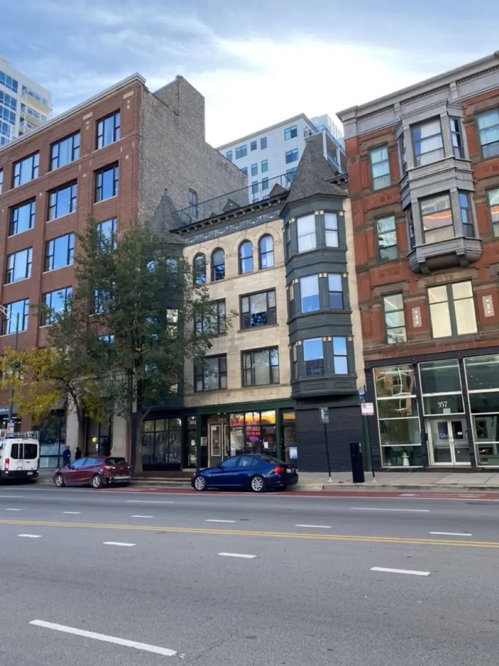 353 W Chicago Avenue 4e, Chicago