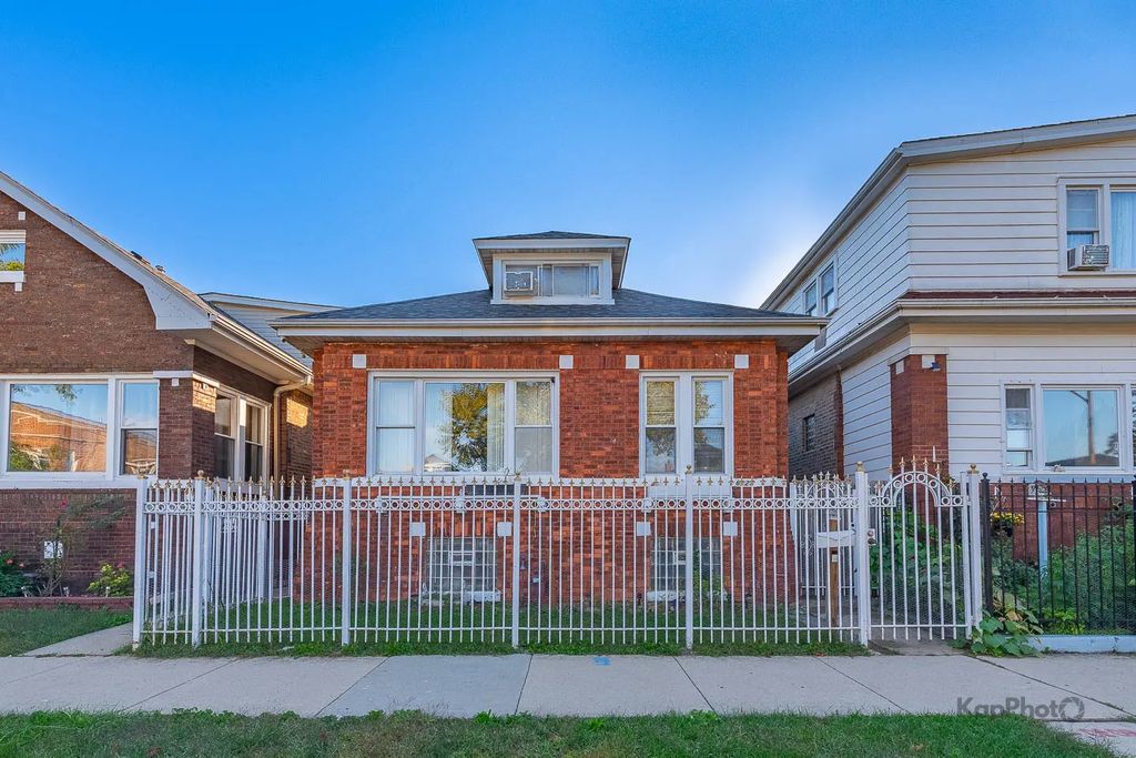 6123 S Washtenaw Avenue, Chicago