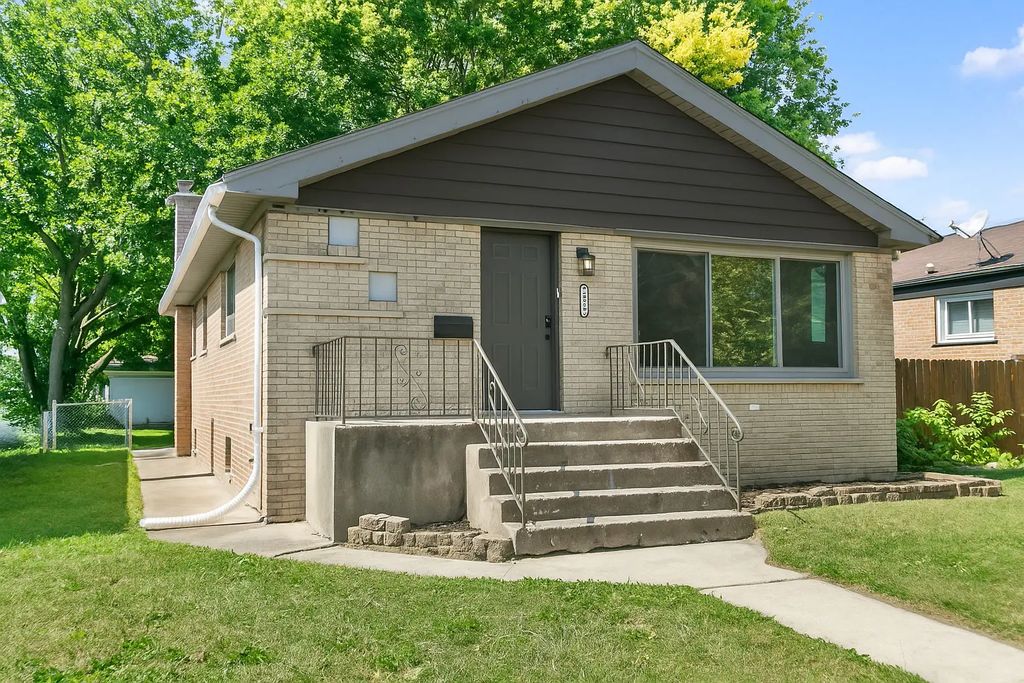 14214 Minerva Avenue, Dolton