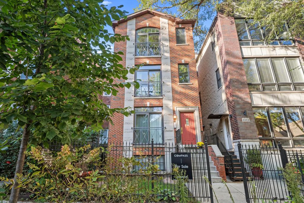 1514 W Victoria Street 3, Chicago